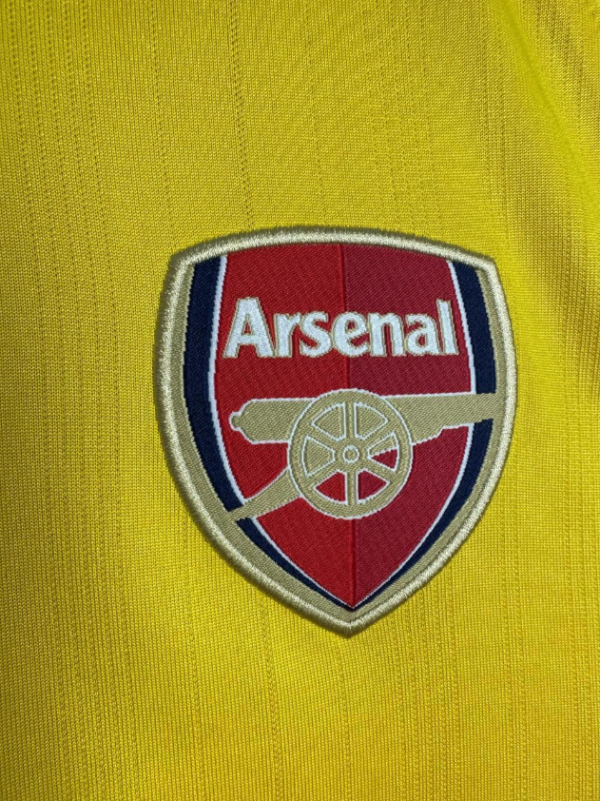 2a ARSENAL 03/04